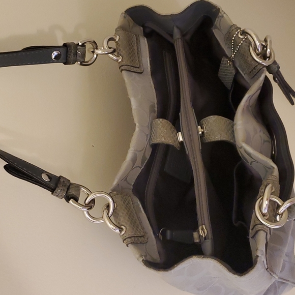 Coach - Picture 4 of 12